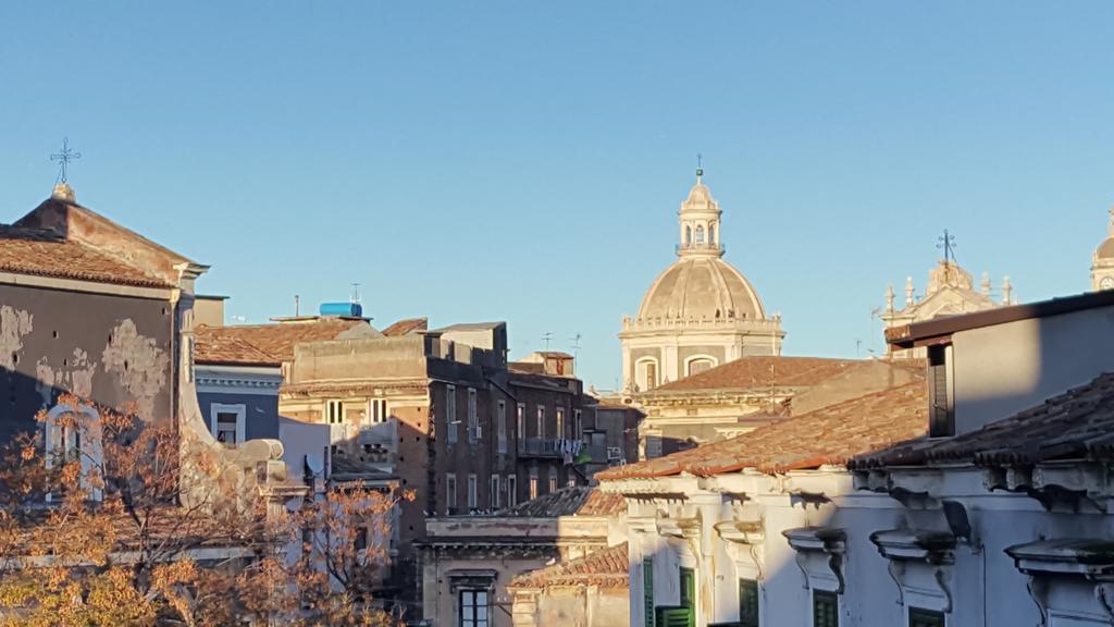 Otello Rooms Catania Bagian luar foto